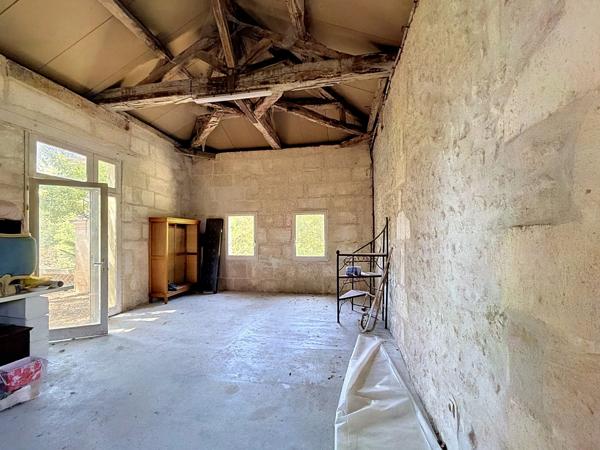 AUX PORTES D'ANGOULEME – Appartement de caractère dans un ancien logis, au cœur d'un parc en bord de rivière