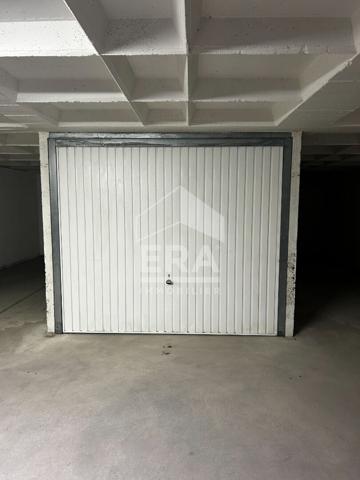 A louer - Parking box fermé - Orléans Centre