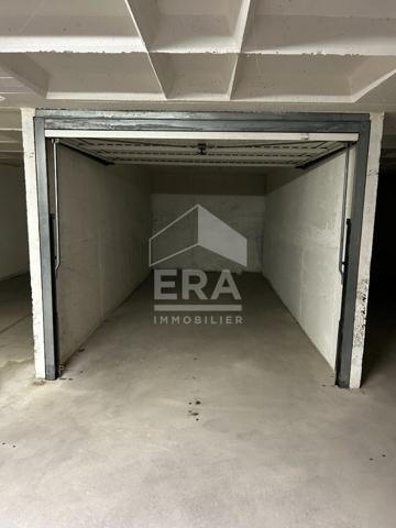 A louer - Parking box fermé - Orléans Centre