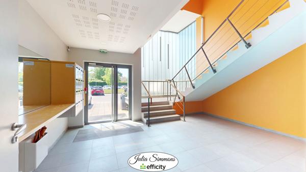 Bureau
         6 pièces
        - 144 m² Exclusivité 308 000 € *