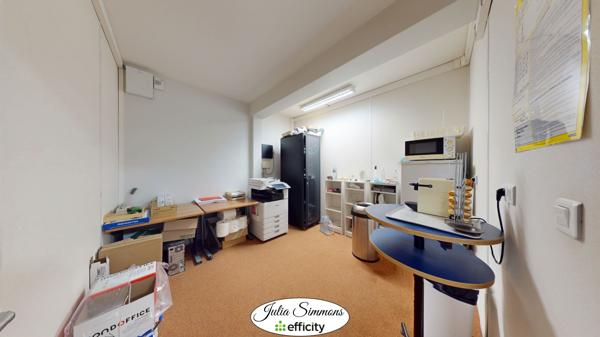 Bureau
         6 pièces
        - 144 m² Exclusivité 308 000 € *