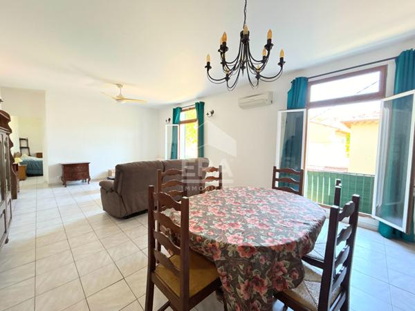 A LOUER 84120 PERTUIS APPARTEMENT MEUBLE 4 PIECES D'ENVIRON 95M² AVEC TERRASSE, COUR ET GARAGE