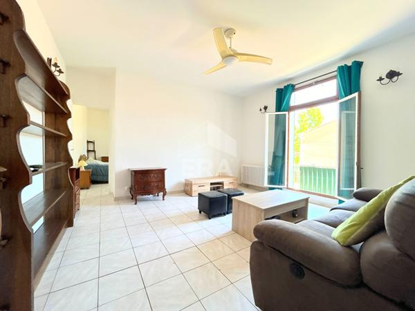 A LOUER 84120 PERTUIS APPARTEMENT MEUBLE 4 PIECES D'ENVIRON 95M² AVEC TERRASSE, COUR ET GARAGE