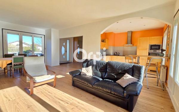 Maison à vendre    7 pièces • 154 m2 Meyzieu