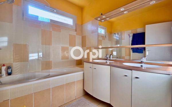 Maison à vendre    7 pièces • 154 m2 Meyzieu