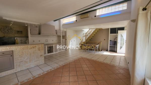 Eyguières (13430) MAISON DE VILLE AVEC TERRASSE + STUDIO A RENOVER