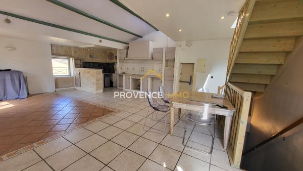 Eyguières (13430) MAISON DE VILLE AVEC TERRASSE + STUDIO A RENOVER