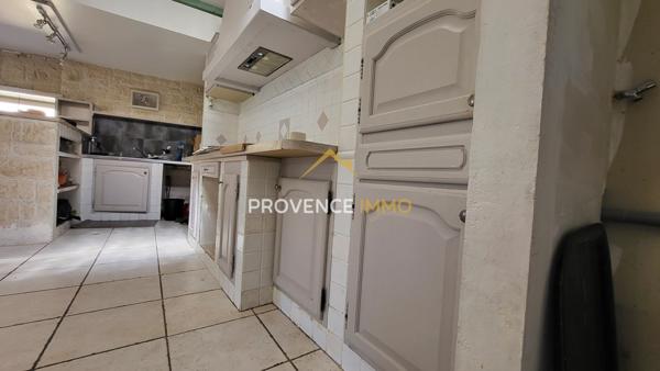 Eyguières (13430) MAISON DE VILLE AVEC TERRASSE + STUDIO A RENOVER