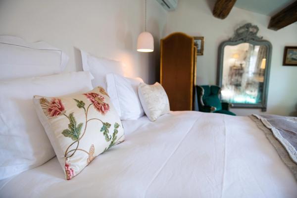 Maison à vendre aux portes de ROUSSILLON (84) 5 chambres, piscine, jardin paysagé