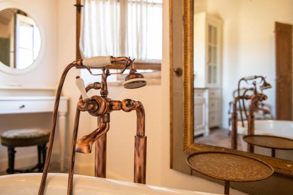 Maison à vendre aux portes de ROUSSILLON (84) 5 chambres, piscine, jardin paysagé