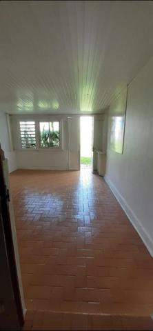 Maison atypique de 2 grandes pièces et 2 petites