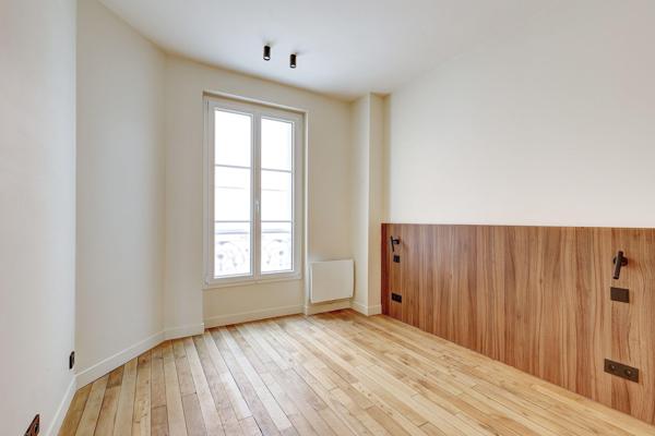 Appartement à vendre  3 pièces - 61,28 m2 PARIS - 75007