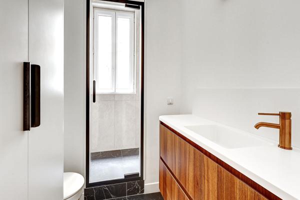 Appartement à vendre  3 pièces - 61,28 m2 PARIS - 75007