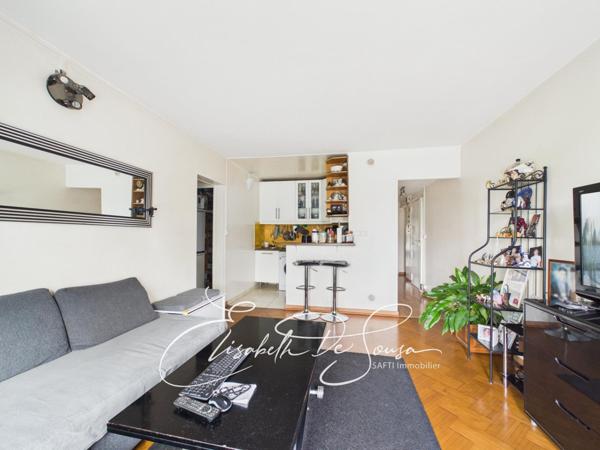 Appartement 4 pièces, à rafraîchir, proche métro