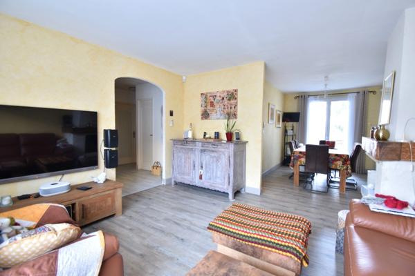 A vendre 0rsay maison 3 niveaux, dépendance, fort potentiel