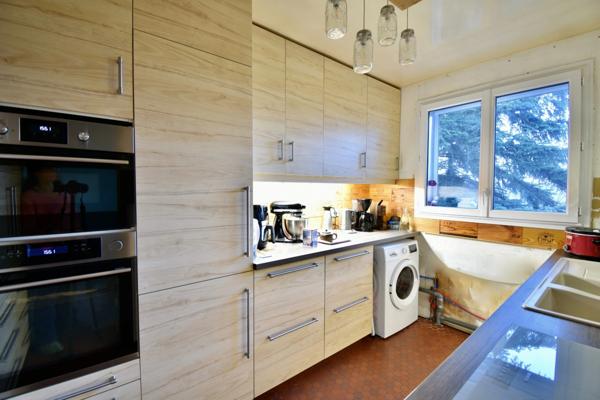 A vendre 0rsay maison 3 niveaux, dépendance, fort potentiel