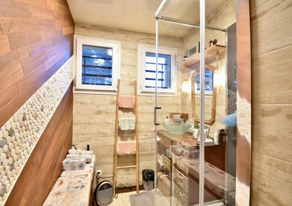 A vendre 0rsay maison 3 niveaux, dépendance, fort potentiel