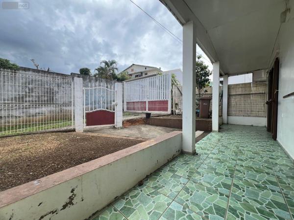 Maison à vendre à Sainte-Clotilde à la Réunion (97490), ref : 97405/234 centre