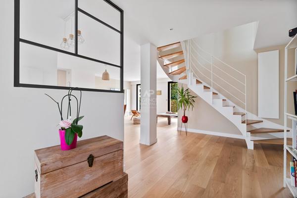 Maison Saint Germain En Laye 8 pièce(s) 170 m2 €1 242 000 ** - Référence 17307