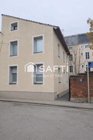 Petite maison de 100 m² avec potentiel, idéale pour projet d’habitation ou investissement à Mulhouse.