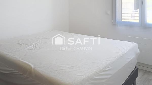 Maison plain pied avec de beaux volumes.