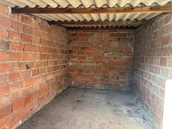 Vente                                                      Parking
                        
                                         12 m2                     à Juvisy-sur-Orge