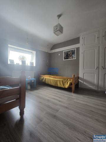 Maison
                                                                                                                                                                                                                                                                                                                        5 pièce(s)                                                                                                                                                                                                          3 chambre(s)                                                                                                                                                                                                          110  m²