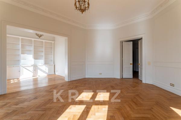 Bordeaux - Triangle d'Or - Appartement rénové avec 3 chambres et stationnement