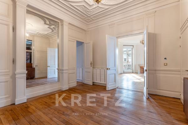 Bordeaux - Triangle d'Or - Appartement rénové avec 3 chambres et stationnement
