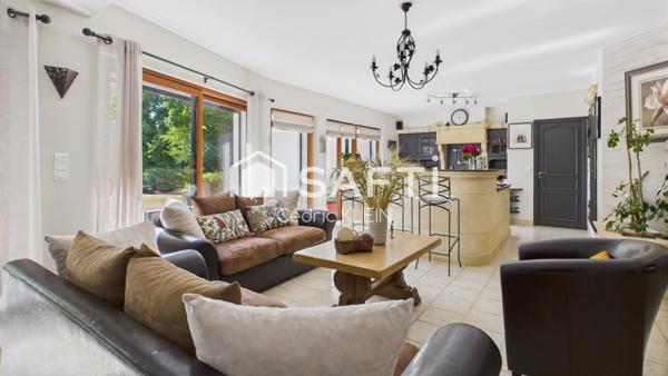 Demeure contemporaine avec parc arboré