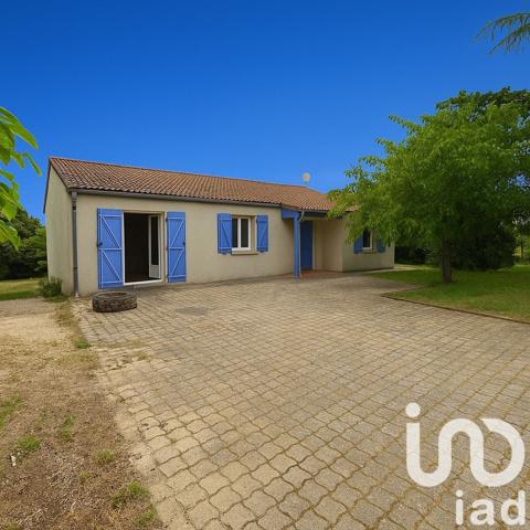 Maison 4 pièces de 95 m² à MERCUROL (26600)