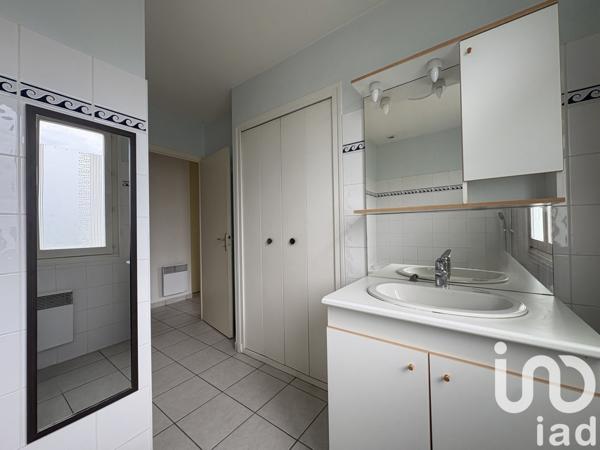 Maison 4 pièces de 95 m² à MERCUROL (26600)