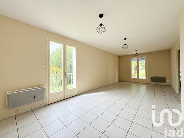 Maison 4 pièces de 95 m² à MERCUROL (26600)