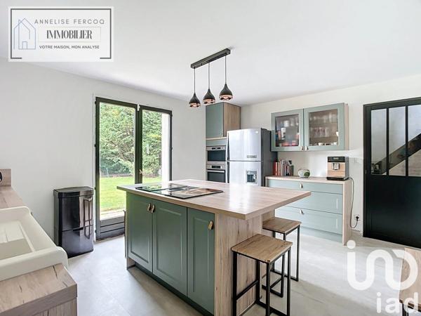 Maison 6 pièces de 145 m² à Cours-les-Barres (18320)