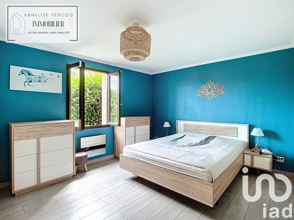 Maison 6 pièces de 145 m² à Cours-les-Barres (18320)