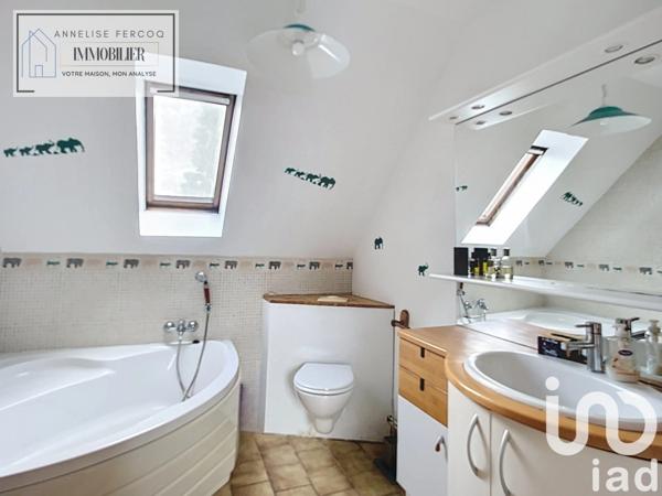 Maison 6 pièces de 145 m² à Cours-les-Barres (18320)