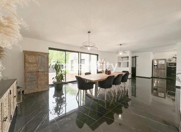 Maison 7 pièces - 212 m²