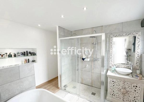 Maison 7 pièces - 212 m²