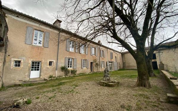 Maison à louer    9 pièces •  Sieurac