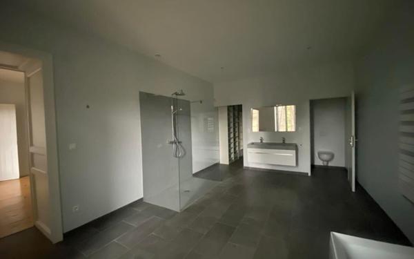 Maison à louer    9 pièces •  Sieurac