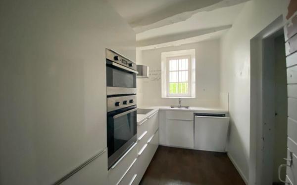 Maison à louer    9 pièces •  Sieurac