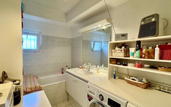 Appartement à vendre    2 pièces •  Istres