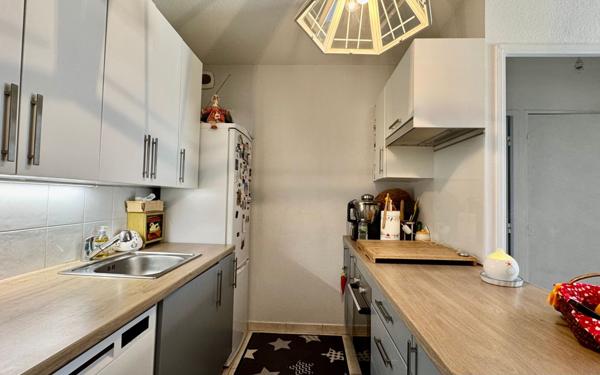 Appartement à vendre    2 pièces •  Istres