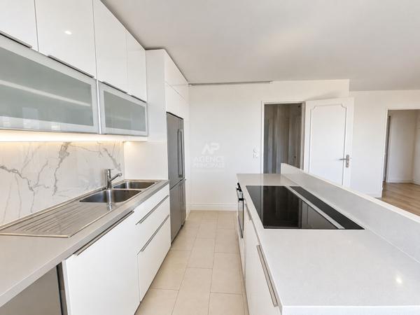 Appartement Saint Germain En Laye 4 pièces 80.83 m2 350 000 € **  - Référence  18946