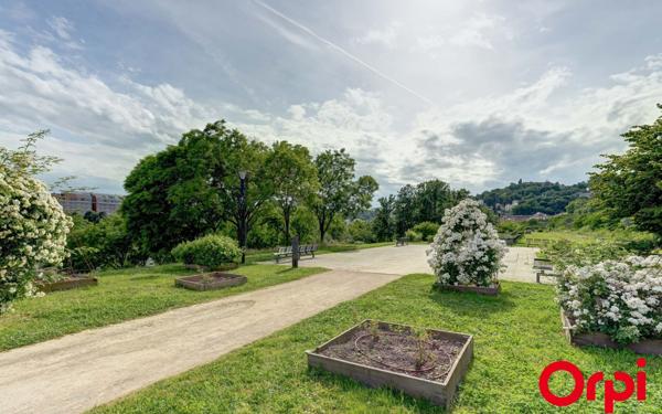 Appartement à vendre    1 pièce • 25,31 m2 Caluire-et-Cuire