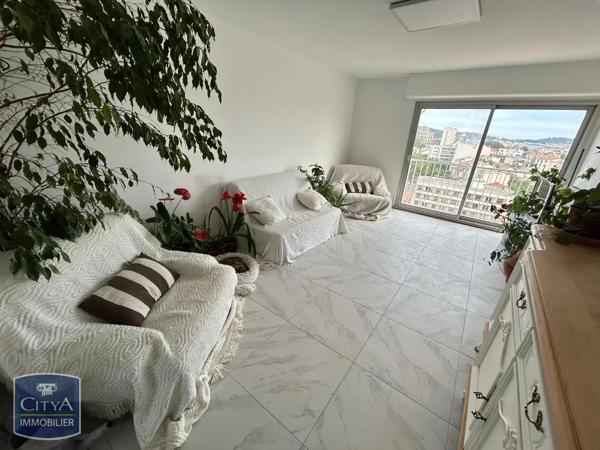 Appartement à louer 5 pièces 87m² Toulon (83000)
