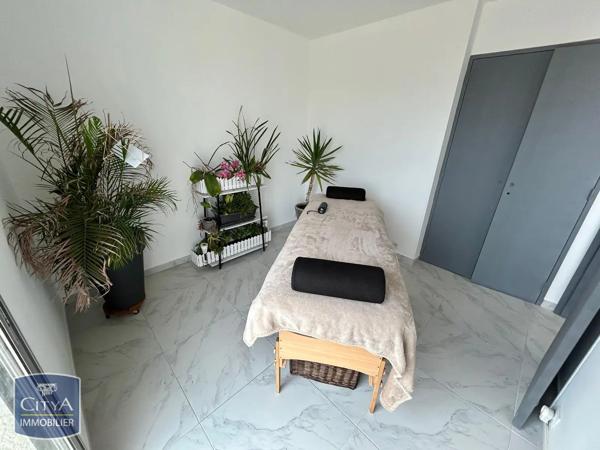 Appartement à louer 5 pièces 87m² Toulon (83000)