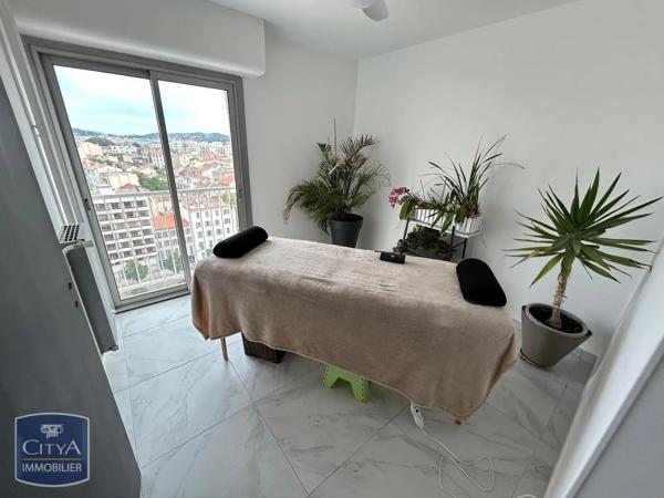 Appartement à louer 5 pièces 87m² Toulon (83000)