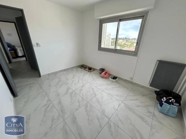 Appartement à louer 5 pièces 87m² Toulon (83000)