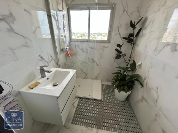 Appartement à louer 5 pièces 87m² Toulon (83000)